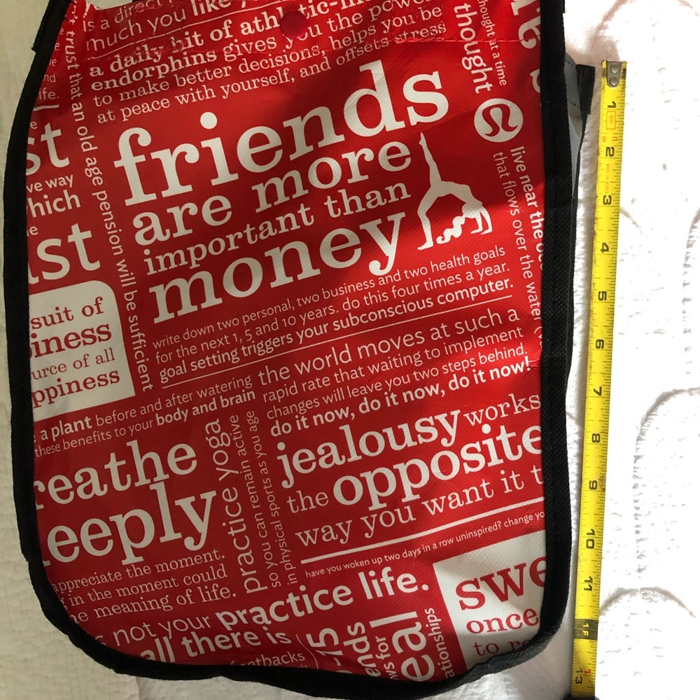 Lululemon shopping bag